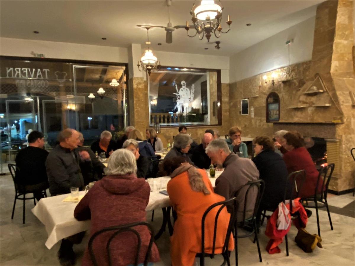 Spílion Costas Inn מראה חיצוני תמונה