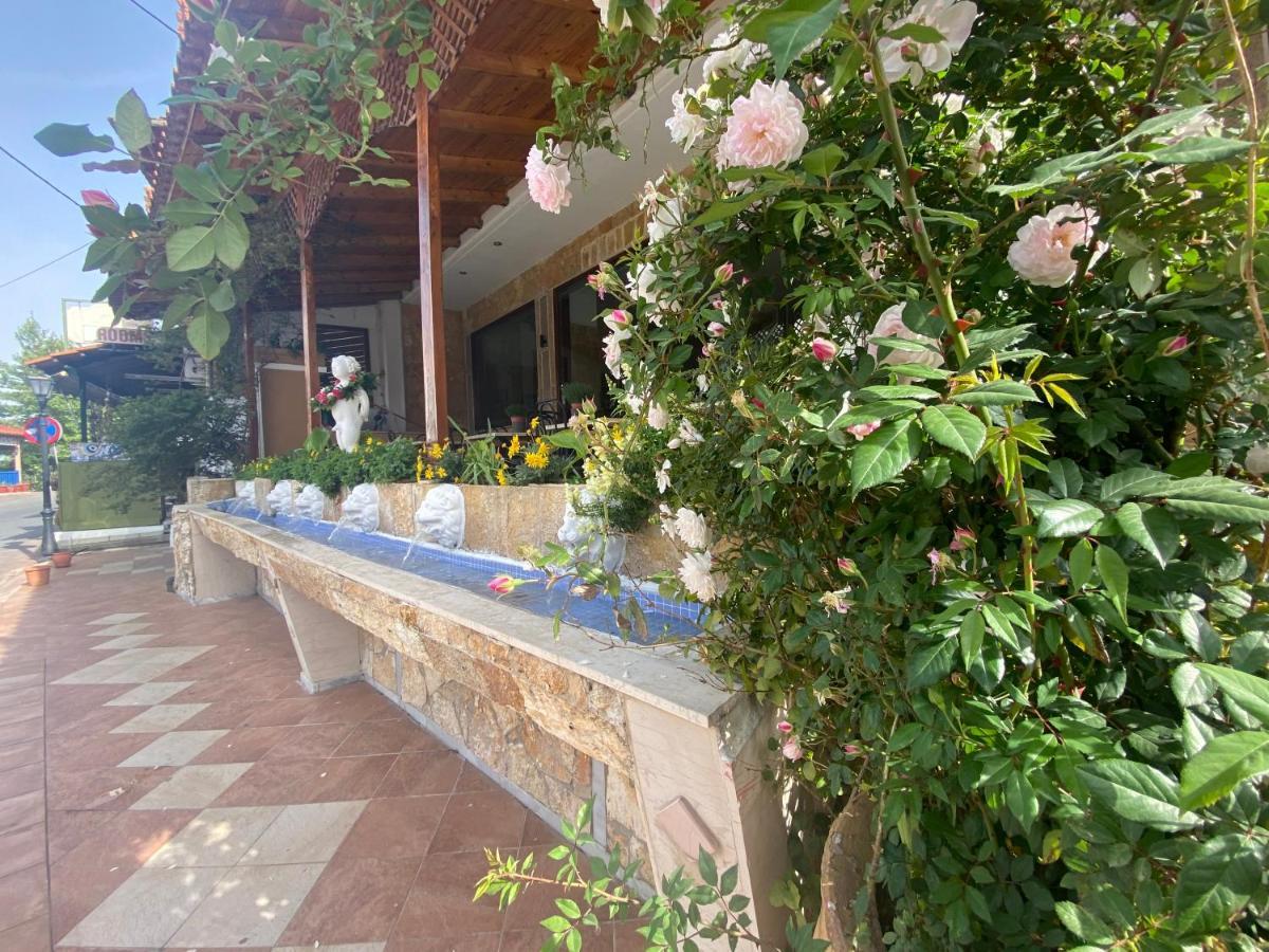 Spílion Costas Inn מראה חיצוני תמונה