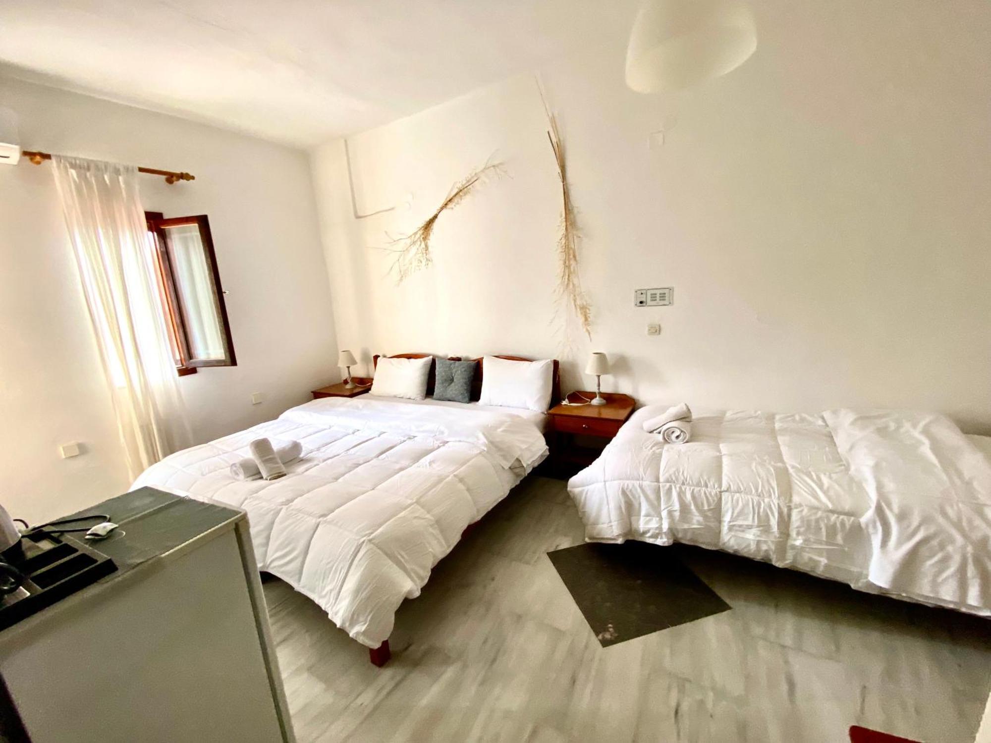 Spílion Costas Inn מראה חיצוני תמונה