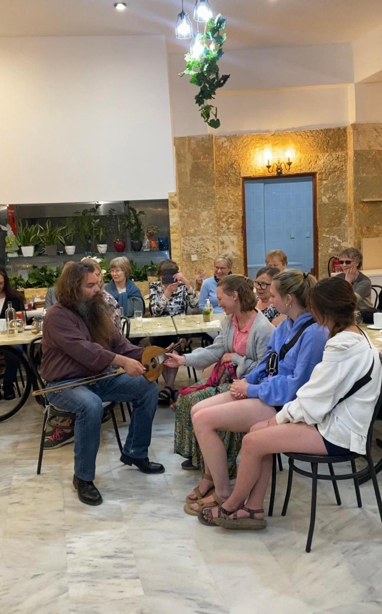 Spílion Costas Inn מראה חיצוני תמונה