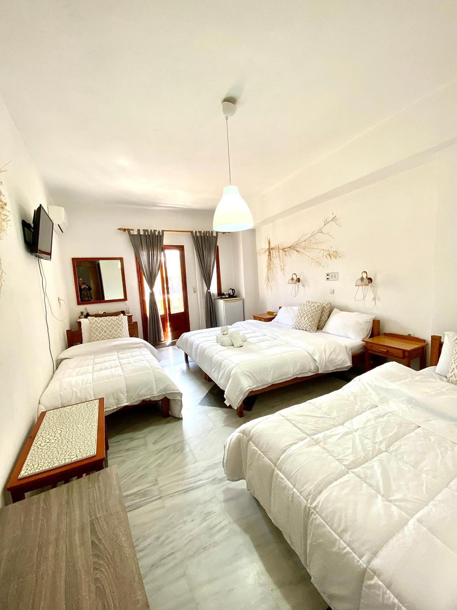 Spílion Costas Inn מראה חיצוני תמונה